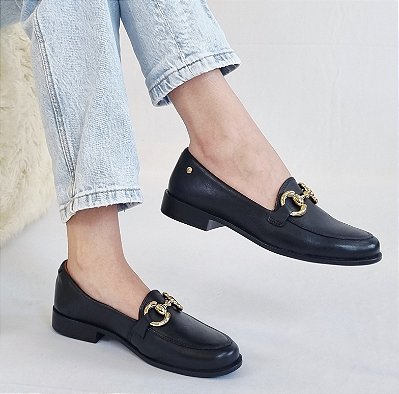 MOCASSIM EM COURO ULTRACONFORTO 1107 PRETO / FIVELA DOURADA