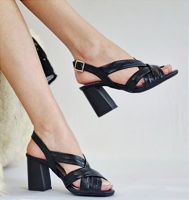 SANDÁLIA EM COURO 205359 PRETO / SALTO ALTO / TIRAS ENTRELAÇADAS / FECHO TRASEIRO