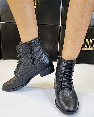 BOTA COTURNO EM COURO 60001 PRETO / SOLADO ANTIDERRAPANTE / CADARÇO E ZÍPER FACILITANDO O CALCE