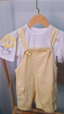 Jardineira + blusa bordada com brilho amarelo