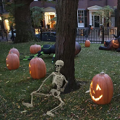 Enfeite de Halloween Esqueleto Articulado para Decoração - 90cm