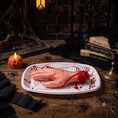 Mão Decepada na Bandeja – Decoração Halloween