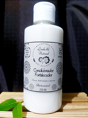 Condicionador Leave-in Fortalecedor - Jaborandi, Rícino e Alecrim - 230 ml Natural/Vegano