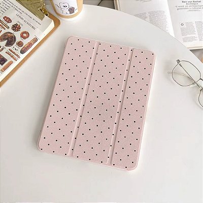 Capa Protetora Macia com Espelho Dobrável Estampada em Poá Rosa para iPad 10ª e 11ª (A16) Geração