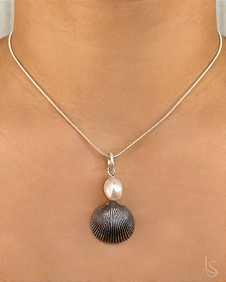 Pingente de Prata 950 e Perola - Concha Bivalve