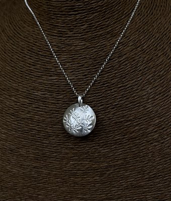 Colar Difusor de Prata 950 Folhinha
