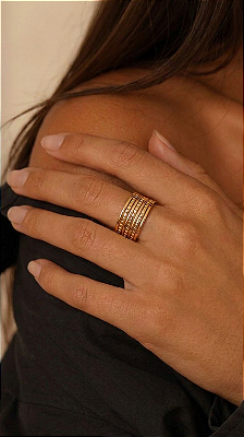 Anel design 7 elos liso e com detalhes