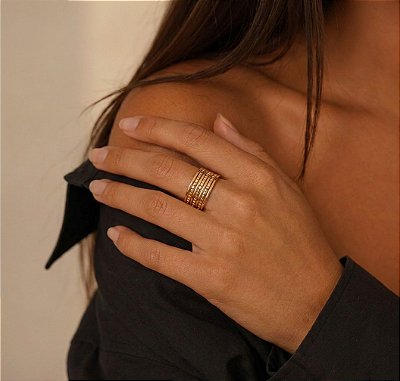 Anel design 7 elos liso e com detalhes