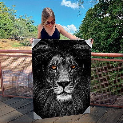 Quadro Decorativo Canvas Animal Silvestre Leão Preto e Branco Olhos Amarelos Vertical