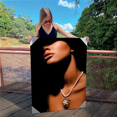 Quadro Decorativo Canvas Mulher Beleza Feminina Rosto sob a Sombra Vertical