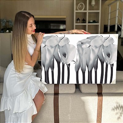 Quadro Decorativo Flutuante Floral Campo de Copo de Leite Preto e Branco Horizontal