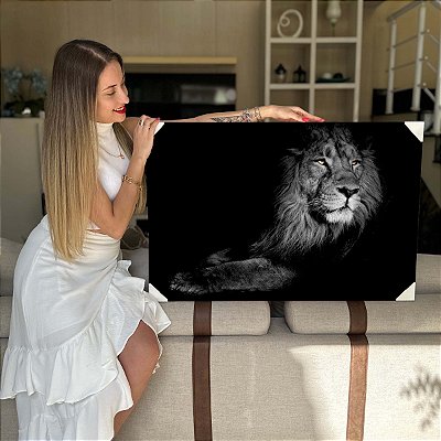Quadro Decorativo Flutuante Animal Selvagem Leão Face Sentado Preto e Branco Horizontal