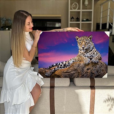 Quadro Decorativo Flutuante Animal Selvagem Onça Pintada Sobre a Pedra ao Pôr do Sol Horizontal
