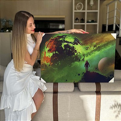 Quadro Decorativo Flutuante Composição Abstrata de Astronauta sobre Rocha Olhando para um Planeta Horizontal