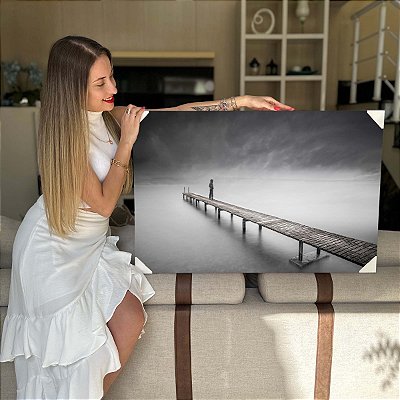 Quadros Decorativos Flutuante Paisagem Píer Em Meio A Mar Preto e Branco