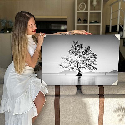 Quadros Decorativos Flutuante Paisagem Árvore Florescendo em Lagoa Preto e Branco