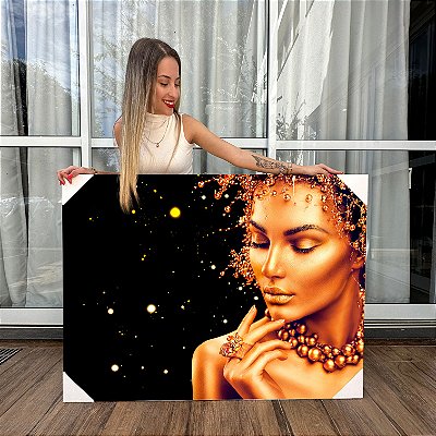 Quadro Decorativo Canvas Beleza Feminina Face de Mulher Dourada Joias Fundo Preto Horizontal