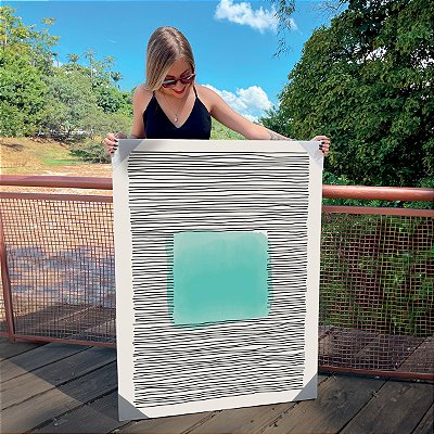 Quadro Decorativo Canvas Composição Abstrata de Malha de Linhas Horizontais com Quadrado Azul ao Centro Vertical