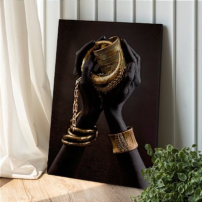 Quadro Decorativo Canvas Mãos com Jóias de Ouro Vertical