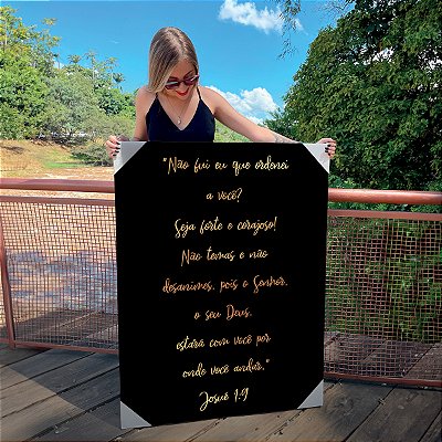 Quadro Decorativo Canvas Religioso Bíblia Josué 1:9 Letras Douradas Vertical