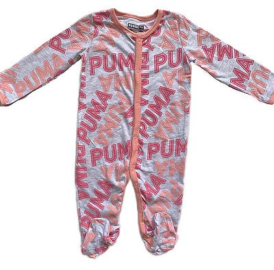 Macacão com Pezinho Puma - Logo Rosa
