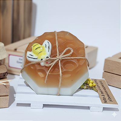 Sabonete Artesanal Favo de Mel c/ Abelhinha | Tesouro da Natureza!