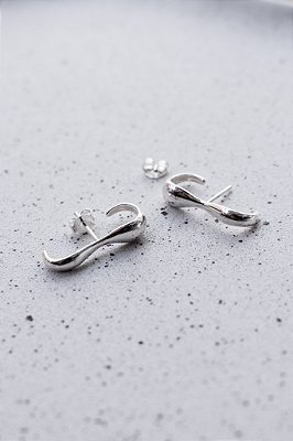 Brinco Ear Hook Ondulado