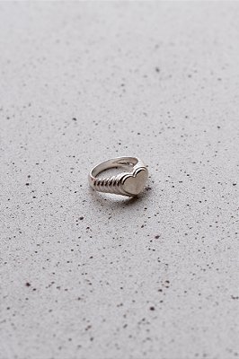 Anel de Dedinho Coração Trabalhado