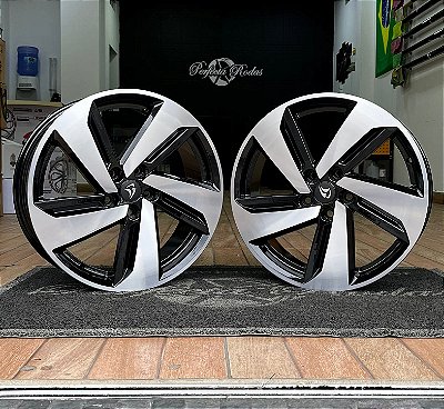 RODAS GOLF 1330 ARO 18 FURAÇÃO 5X112 PRETO DIAMANTADO
