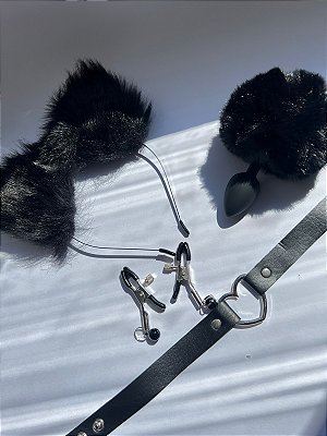 Coleção Fetiches - Kit Fet 2.0  - Plug de pompom + Tiara de Orelhas + Grampos para os seios  + Gargantilha - Preto