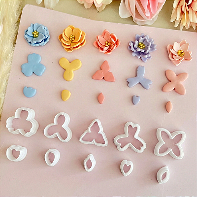 Kit 5 Cortadores de Massa Pétala de Flor