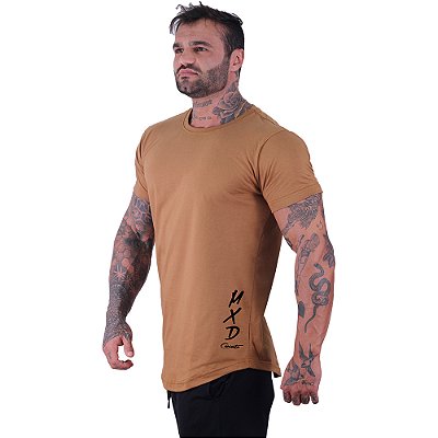 Camiseta Longline Masculina MXD Conceito Estampa Lateral Logo Vertical