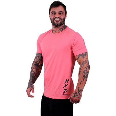 Camiseta Tradicional Masculina MXD Conceito Estampa Lateral Logo Vertical MXD