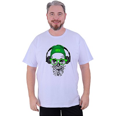 Camiseta Tradicional Estampada Plus Size Curta MXD Conceito Caveira com Fone de Ouvido