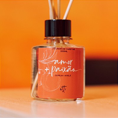 Difusor de Varetas Cereja e Avelã 200ml | 30 dias