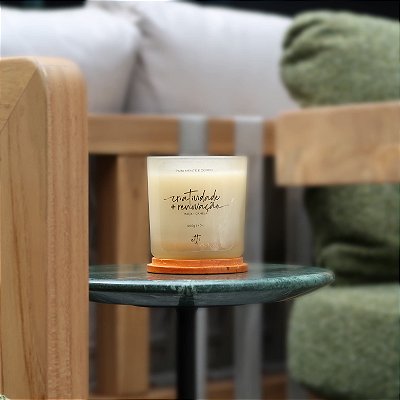 Vela Aromática Canela e Maçã 200g | 40h - Bege