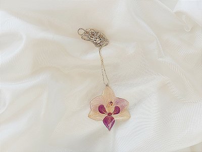 Colar de mini orquídea