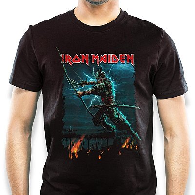 Camiseta rock Iron Maiden Senjutsu Iron Maiden Eddie Archer masculina tamanho adulto com mangas curtas na cor preta Clas