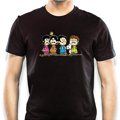 Camiseta rock beatles Sgt. Snoopy Club Band tamanho adulto com mangas curtas na cor preta