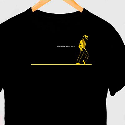 Camiseta Michael Jackson Keep Moonwalking tamanho adulto com mangas curtas na cor Preta Premium