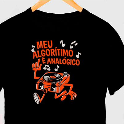 Camiseta Meu Algorítimo é analógico tamanho adulto com mangas curtas na cor Preta Premium