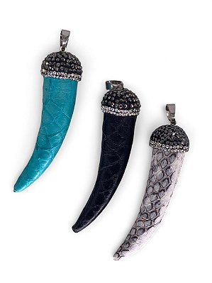 Dente de Couro Com Strass