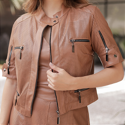 Casaqueto Couro Pelica Perfurado Cappuccino - Karine Daher