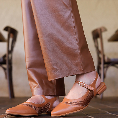 Sapatilha Malu Bico Fino Caramelo - K.Daher