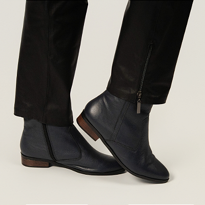 Bota Regina Pelinho Azul Marinho - K.Daher
