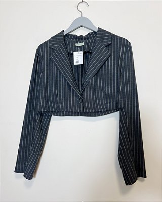 Blazer cropped risca de giz chumbo Gule Gule - tam M