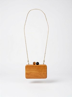 Bolsa clutch em madeira