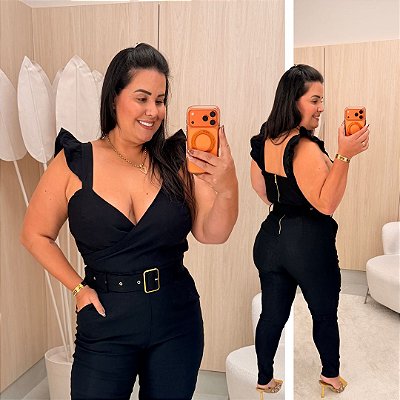 Macacão Vip Babado Taila Preto Plus Size