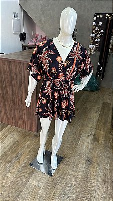 Macaquinho Nina Preto Floral Plus Size