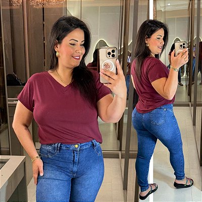 T shirt Básica Leila Vinho Plus Size